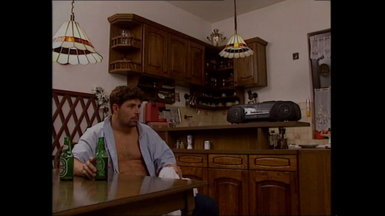 MMV films - The Original: Cewek cantik rambut cokelat dientot habis-habisan sama suaminya di dapur