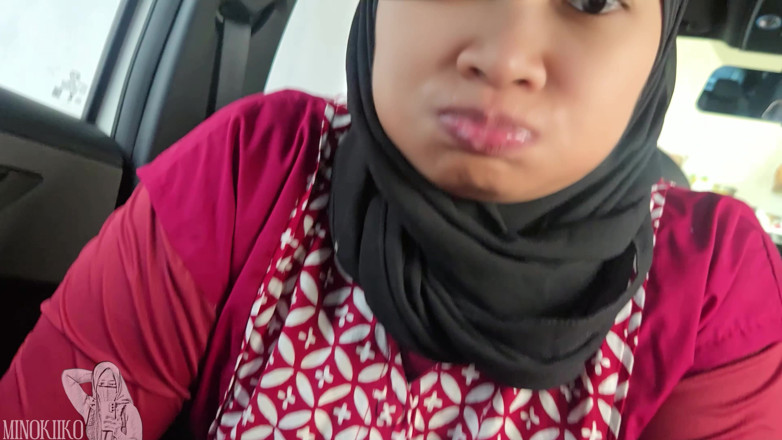 Minokiiko: Desperate Asian Hijabi Muslim Office Worker Struggles with Taxi Bill,...