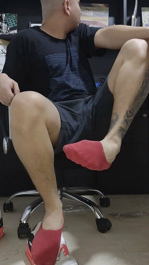 Tomas Styl: Stokin dan kaki gay