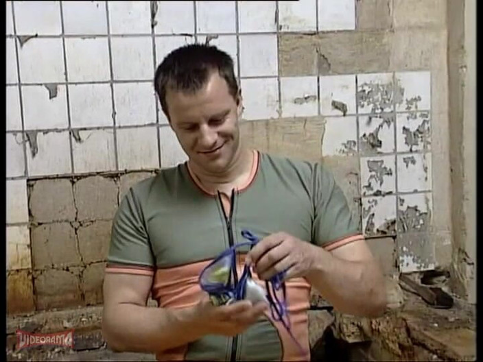 Videorama: Tinggi dan langsing dan enak untuk bercinta.