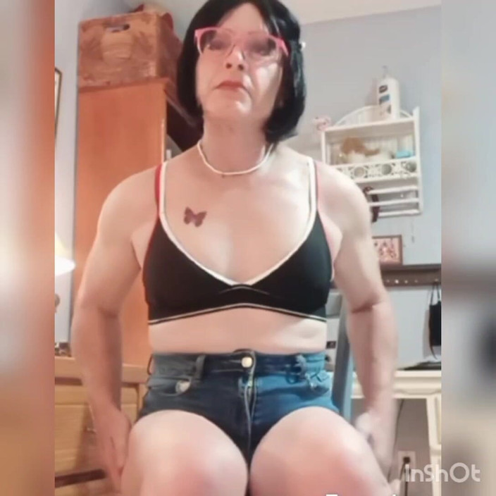 Lisa B.: बस पीसना