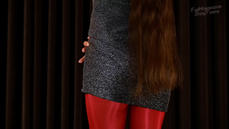 Shiny teens: 926 Ultra Shiny Red Pantyhose