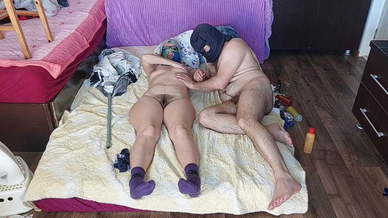 Amateur_MS: Sensual Massage of a Hot Couple with Oil on the...