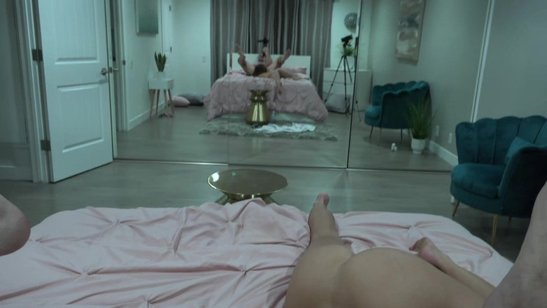 The Keiran Lee: Megan Rain ama chupar polla y lamiendo pies para facial