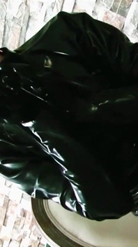Femdom Zpocený latex