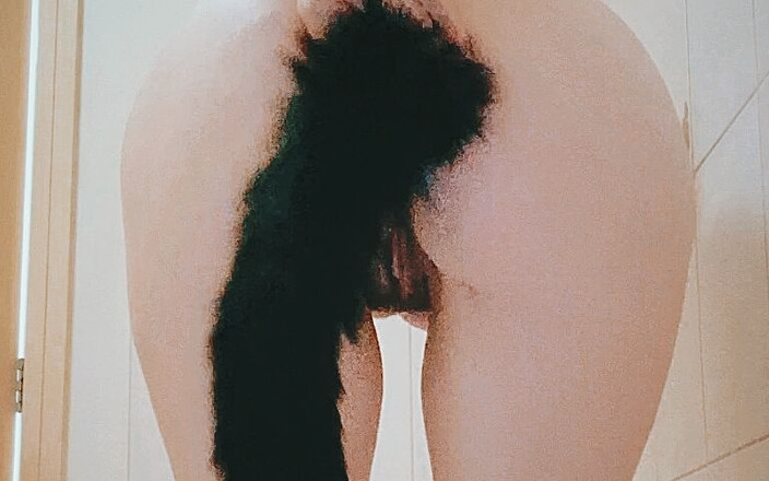 KINKY KIWI: Kali pertama dengan palam punggung ekor saya