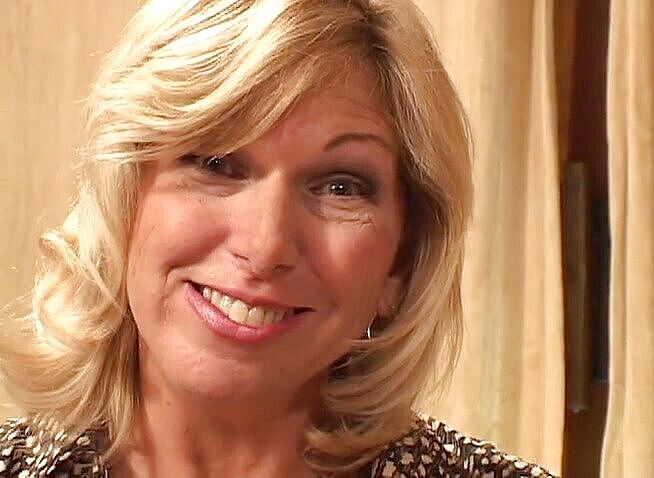 Gilfy Pleasure: Blonde oma gefickt und beim casting vollgespritzt