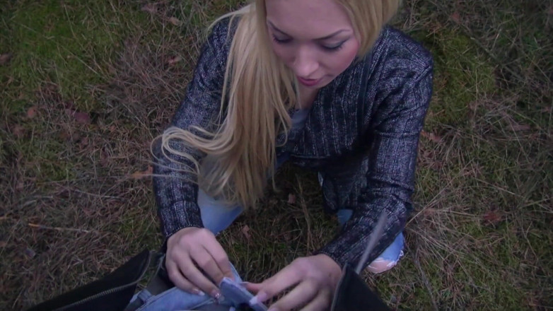 Erotik Von Nebenan: German teen anal outdoor