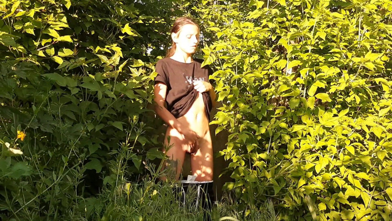 Lesbian-candys: Risky Outdoor Female Masturbation in Nature