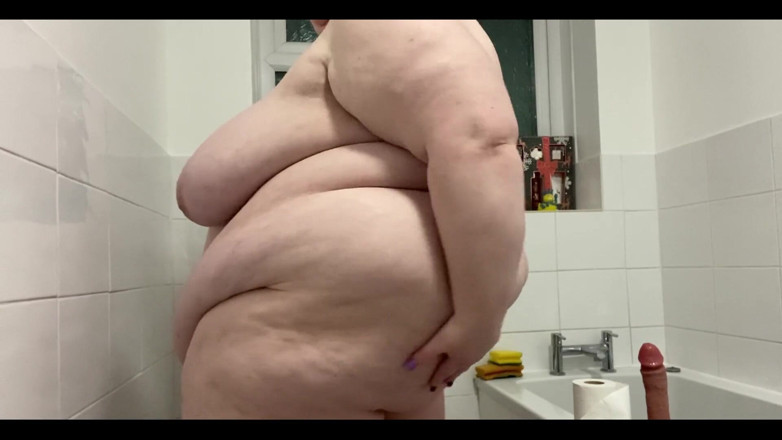 ivygoldpremium: Shower with Me