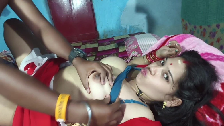 Sona bhabhi: Hot Indian Desi Bhabhi Romance and Kissing Scenes and Fucked...