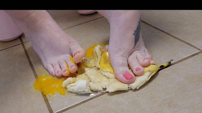 Goodgirldiaries: Rozbijanie kutasa i piłek, squishing żywności