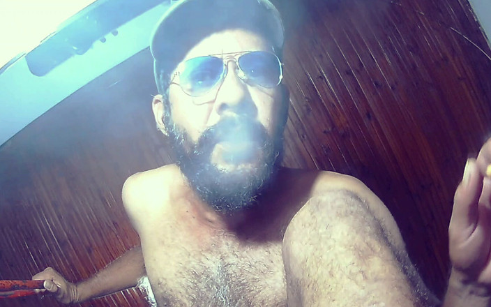 Stink HairyMale: Raucherin jockstrap fußfetisch