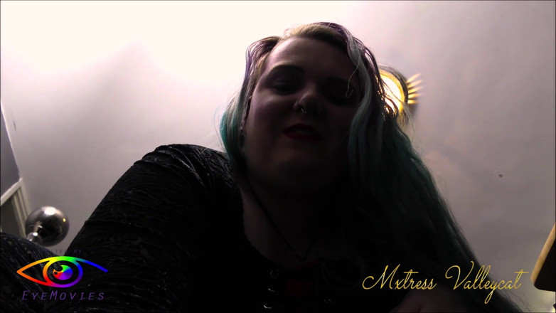 Mxtress Valleycat: Caged in giantess earrigns