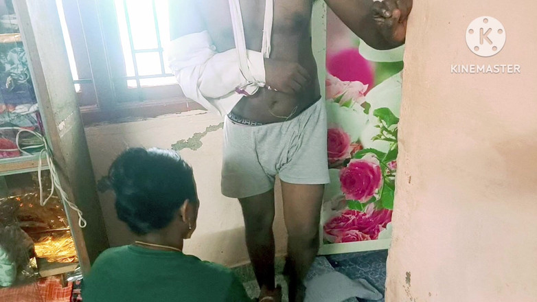 Sweethoneybgl: Nevlastní máma pomáhá svému zraněnému nevlastnímu synovi vykoupat se a...