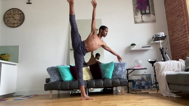 Karma Rainbow Smith D: Rainbow Smith все ще отримав гудз - невакцинований і все