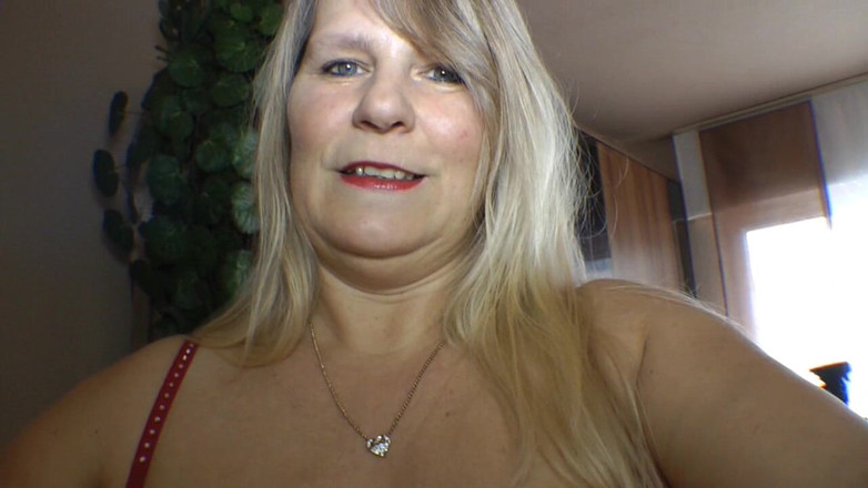 SweetSusi: Make-up rtů a nadržené chcaní