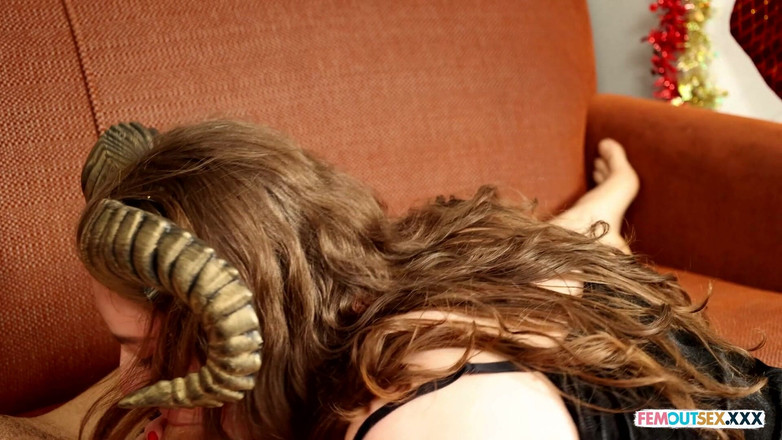 Femout.xxx: Femout xxx: святковий трах Джилл Пілінг