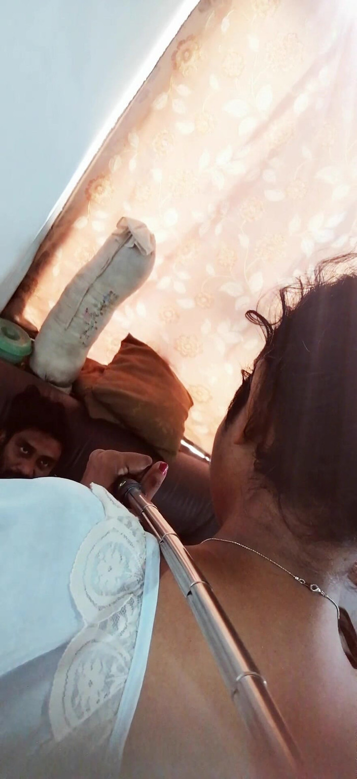 Tina Baby: Ibu Tiri Di Sebalik Tabir Sudut Pandangan Pertama