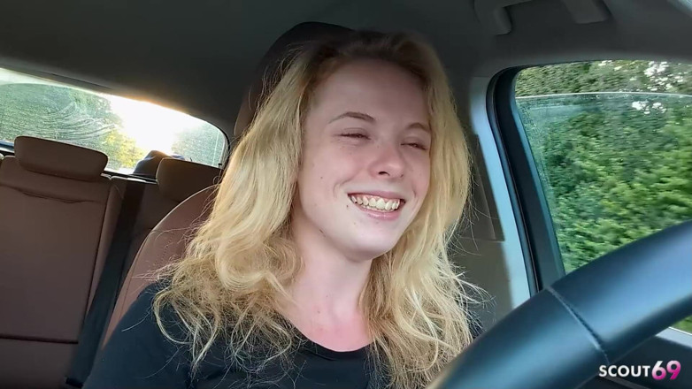 Scout69: Duits Pokemon-fanmeisje wordt buitenshuis geneukt door een vreemde nadat ze...