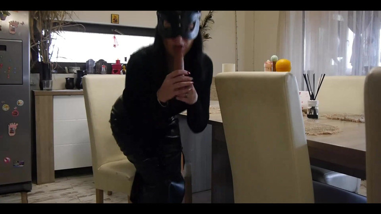 MilfyCalla: Lädergudinna JOI Dildo retas, smutsigt samtal &amp;djup lydnad- Förv