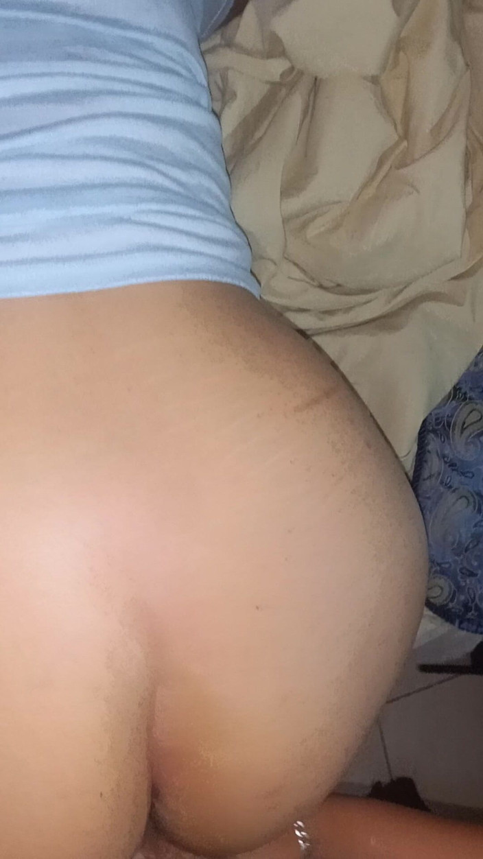 E-Alfa: 继侄女因为可耻而失去了她的清白