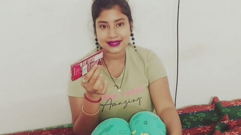 SexyPayel: Я спокусив свою зведену сестру, віддавши їй шоколад, потім я трахнув її і еякулював в неї.