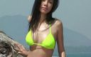 Asian Cuntz: Beautiful babe on the beach