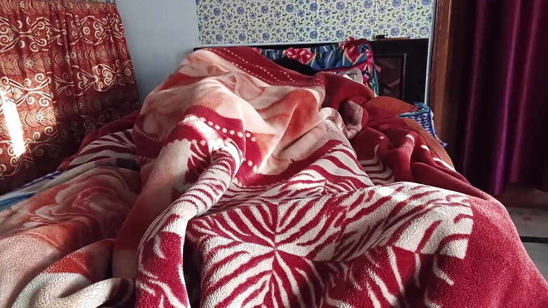 bibiji15: 남편이 집에 없을 때 섹스하는 친구의 핫한 마누라