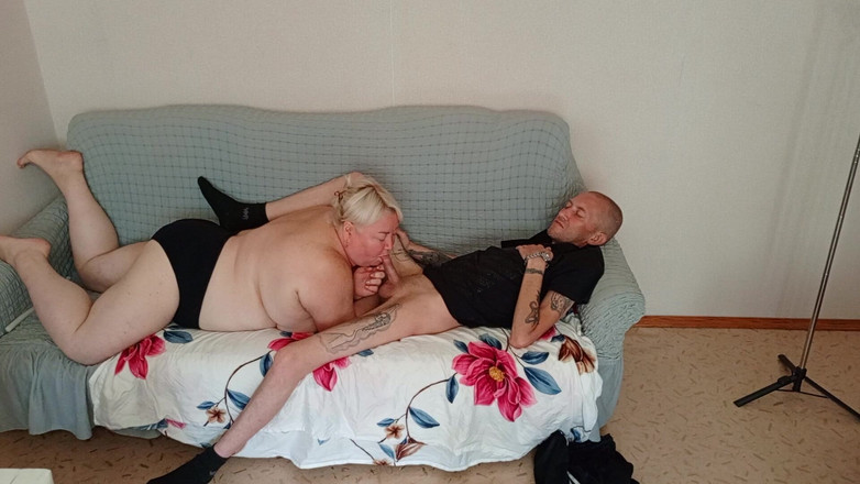 Zona901: Мачуха робить глибокий і якісний мінет перед моїм камшотом