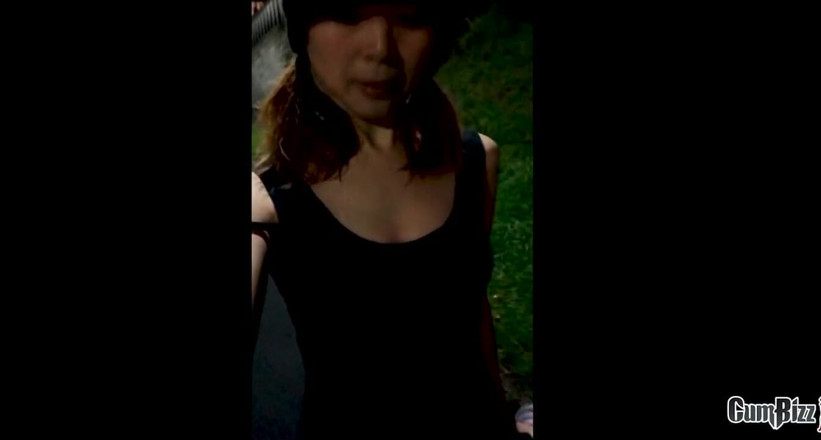 Cumbizz: Asian teen blowbang