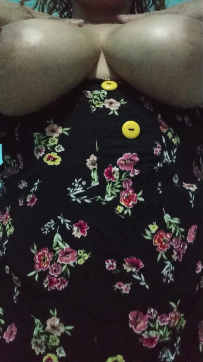 Lobicam: Belle-mère sexy à gros nichons sensuelle et sexy