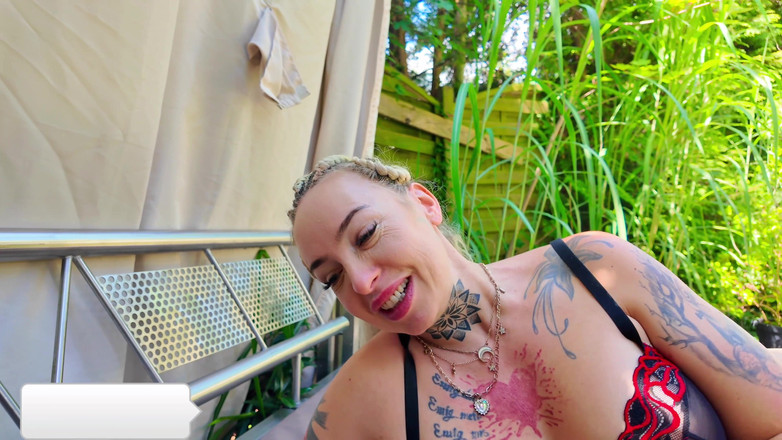 Sin flare: Il Solarium Si Trasforma in Una Scopata Dura. Una MILF...