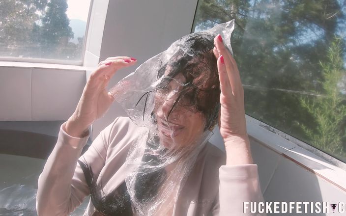 Fucked fetish: 4K толстая вода, сексуальная латинская богиня в купальнике свергивает