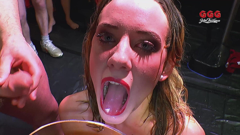 German Hardcore Gangbang GGG: Wijd sletten in een wilde gangbangorgie