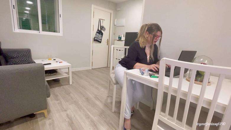 Your fantasy studio: Setiausaha gasy 2