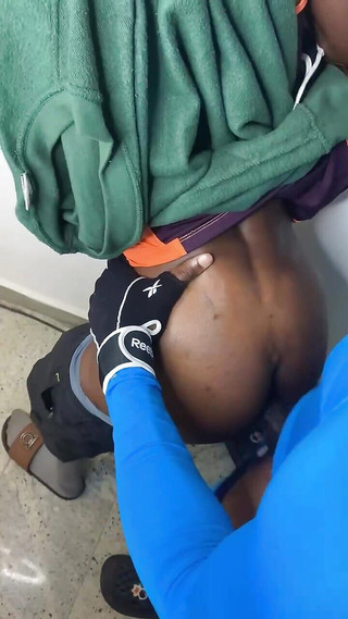 Stilesbhalifa1: Siłownia gorących chłopców seks na korytarzu