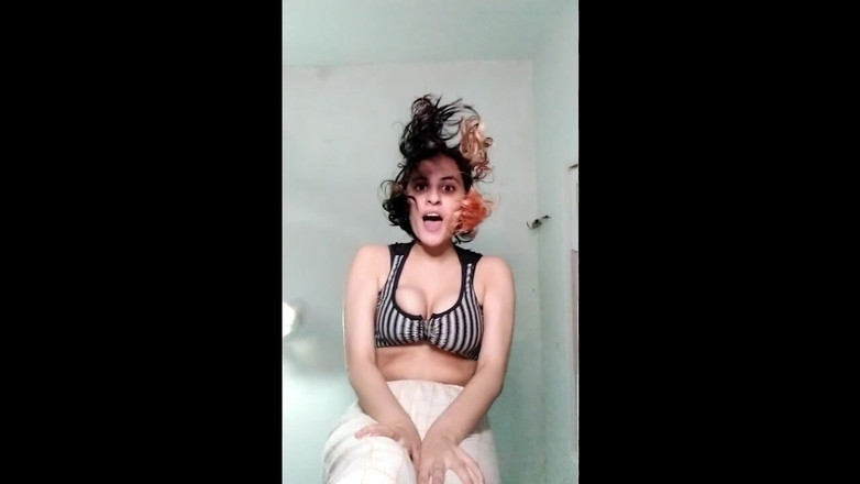 Ms Candy Bunny: Прятаться в поисках