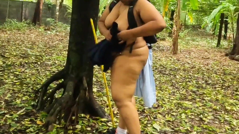 Anne Ipe: Casual Nude Walking, Chubby Girl Walking Completely Naked in the...