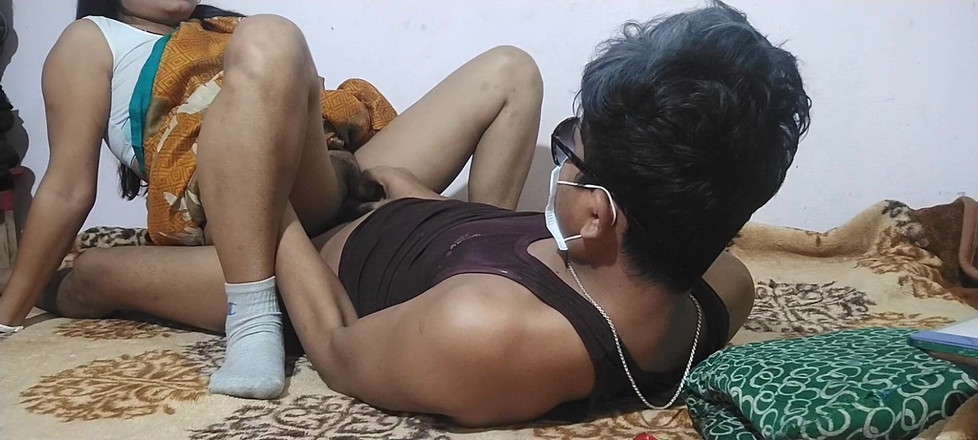 Uttar dinajpur: Kakak ipar desa India ngentot sama ayah tirinya