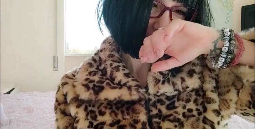 savannahamatoriale: Канал Chantal в: грязный неудачник куколд, вы знаете, что делает твоя жена?
