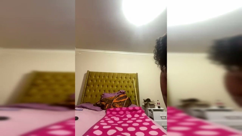 Legendary Booty Overdose: Tetona grandota hace striptease &amp; bikini fetiche