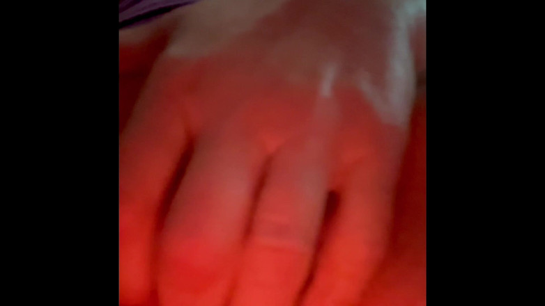 PurpleVyxen: 用手指操我自己