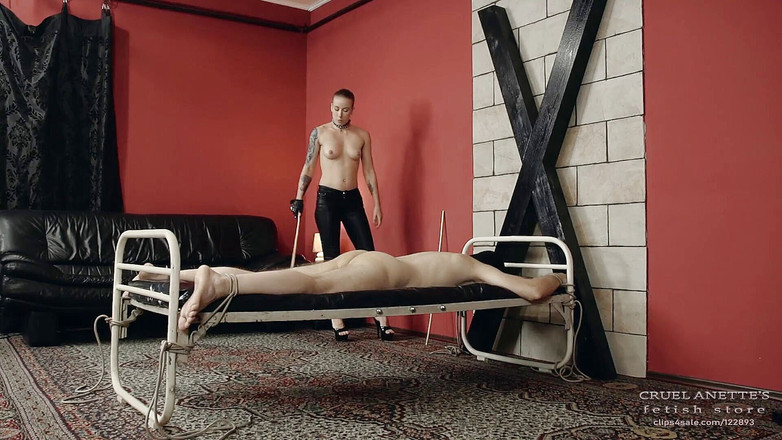 Cruel Anettes fetish world: Tlusté bičování