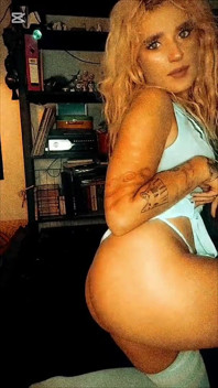 Blonde Slut Dancing
