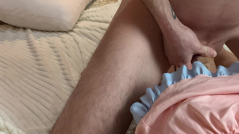 lipsyjull: Slanke Russische blondine houdt van zachte en sensuele seks