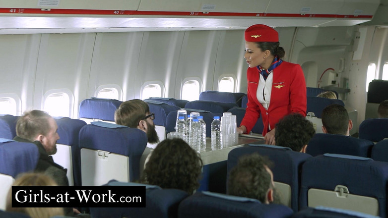 Girls At Work: 조종석에서 전희