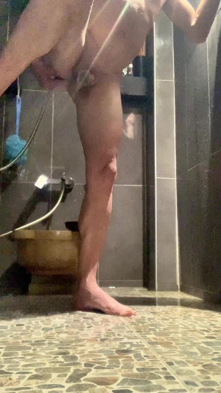 cd_aysemmm: Сперма витікає з моєї дупи