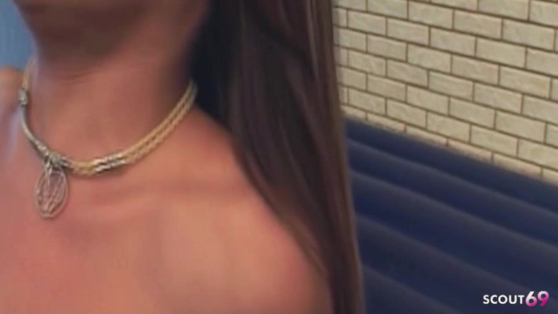 Shemale TS Collection: Transeksual tetek besar miang dikongkek dubur ketatnya pada pertemuan pertama...