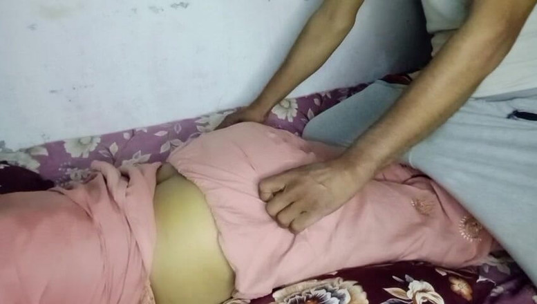 RIMSHA: Indická dívka s velkým zadkem šuká a honí sousedku